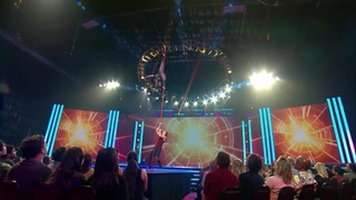 E7: Rocking the Classics, Hip Hop, and Aerial Rope Spin