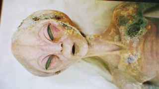 E1: Roswell: Back to the UFO (1947)